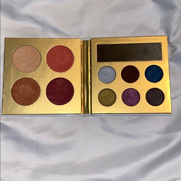 PÜR Midnight Masquerade Face Palette (MSRP $29) - Picture 2 of 5